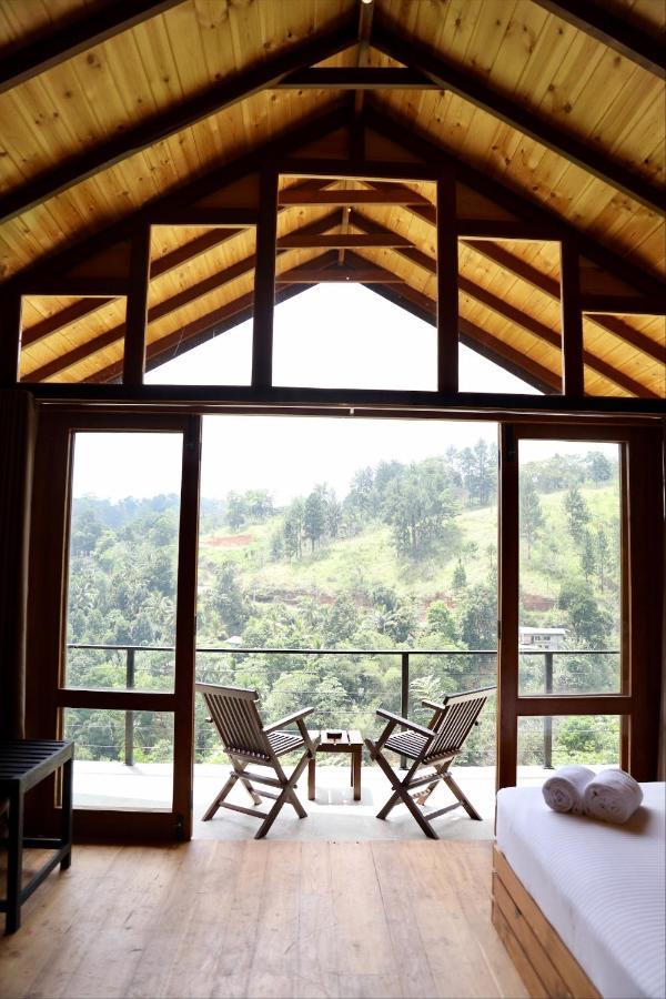 Riverbank Resort Гампола Екстериор снимка