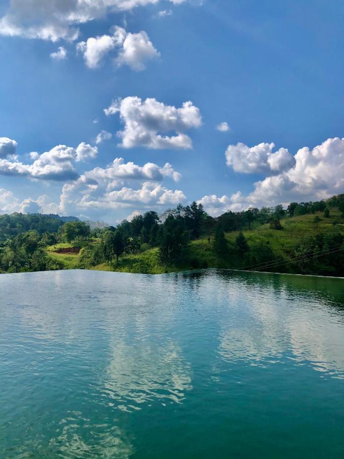Riverbank Resort Гампола Екстериор снимка