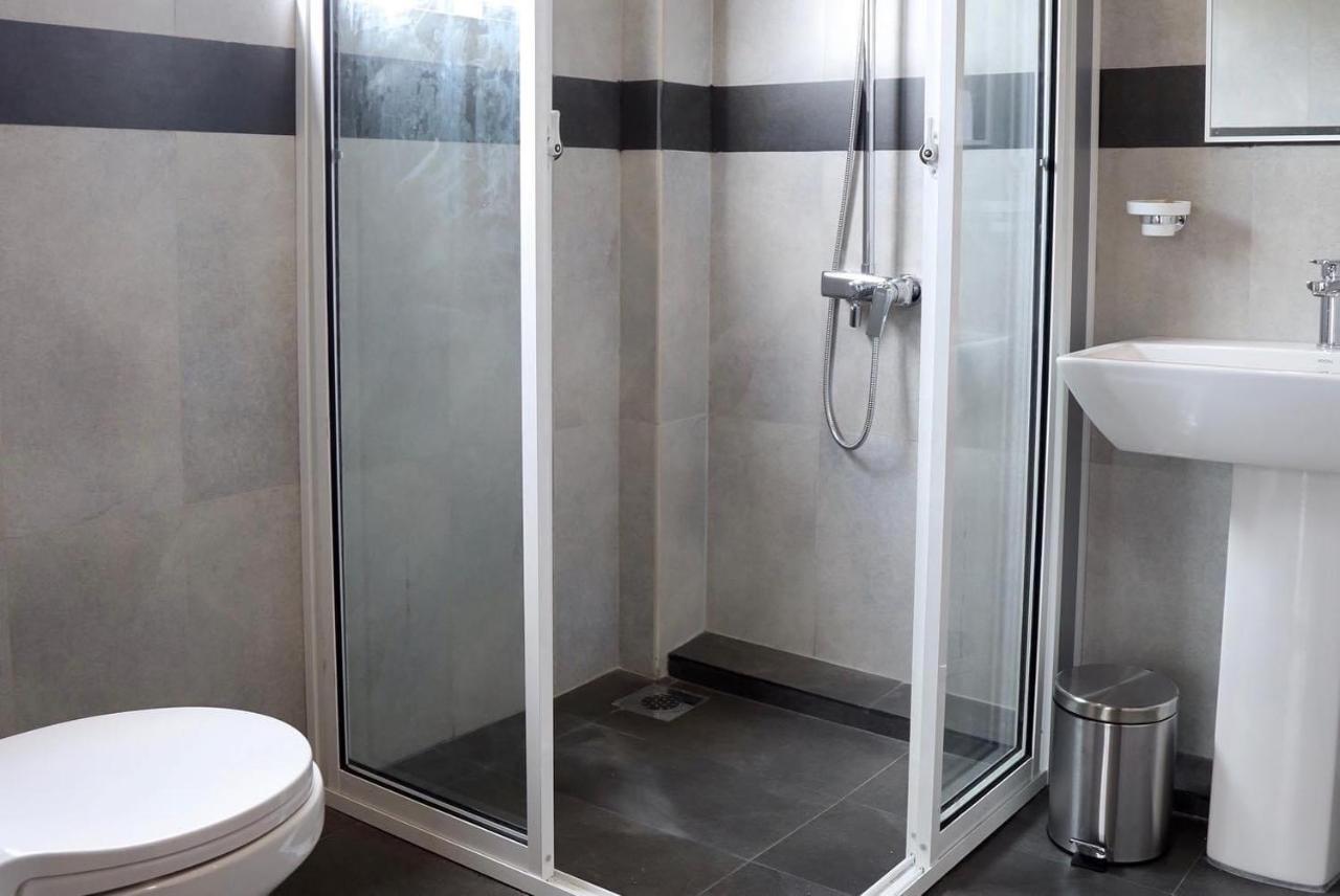Riverbank Resort Гампола Екстериор снимка