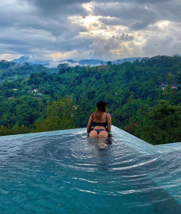Riverbank Resort Гампола Екстериор снимка