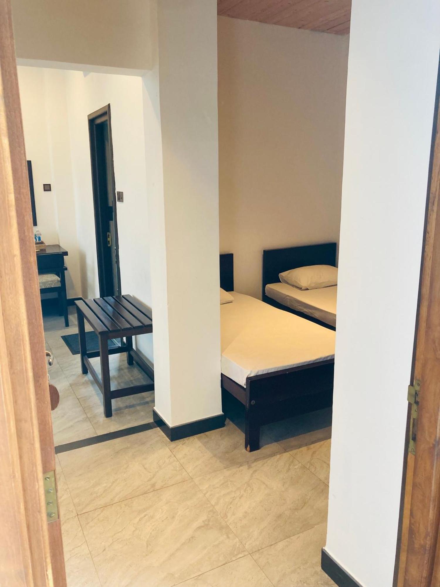 Riverbank Resort Гампола Екстериор снимка