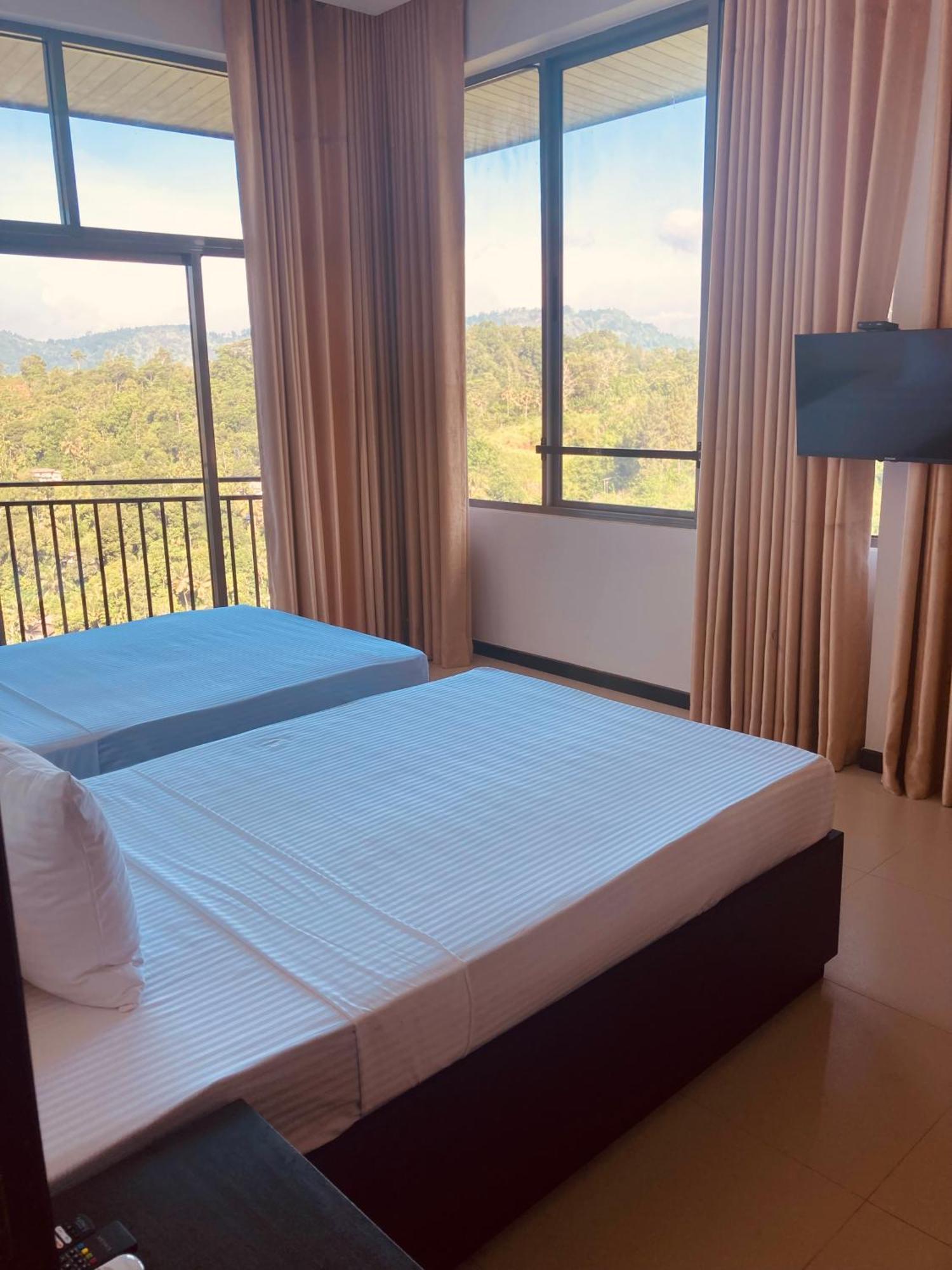 Riverbank Resort Гампола Екстериор снимка