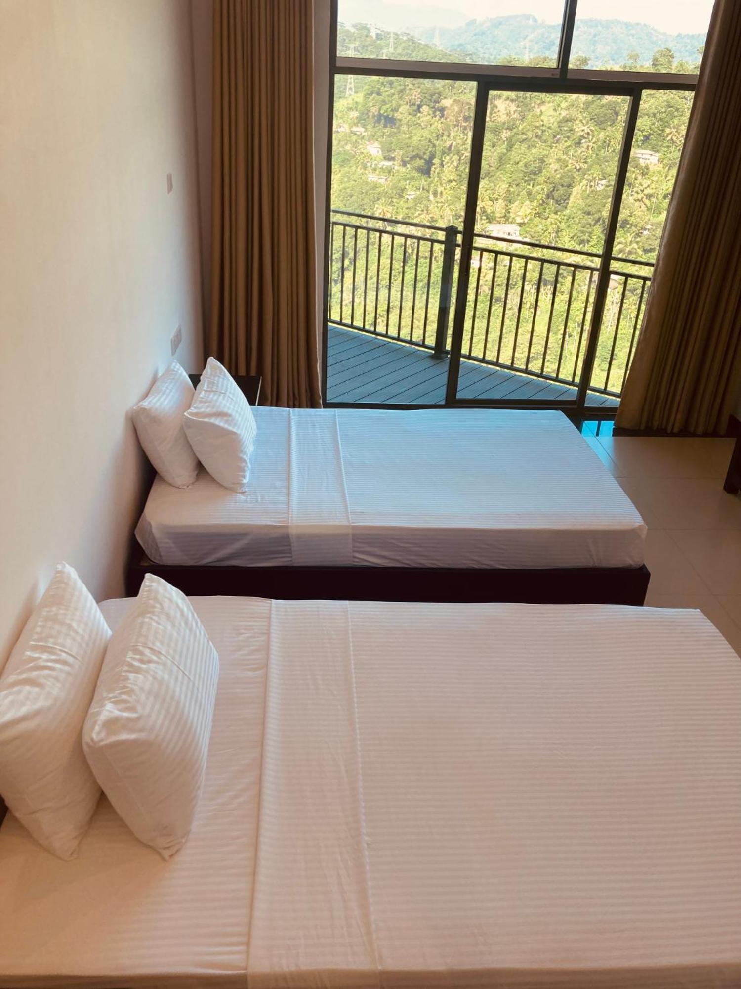 Riverbank Resort Гампола Екстериор снимка