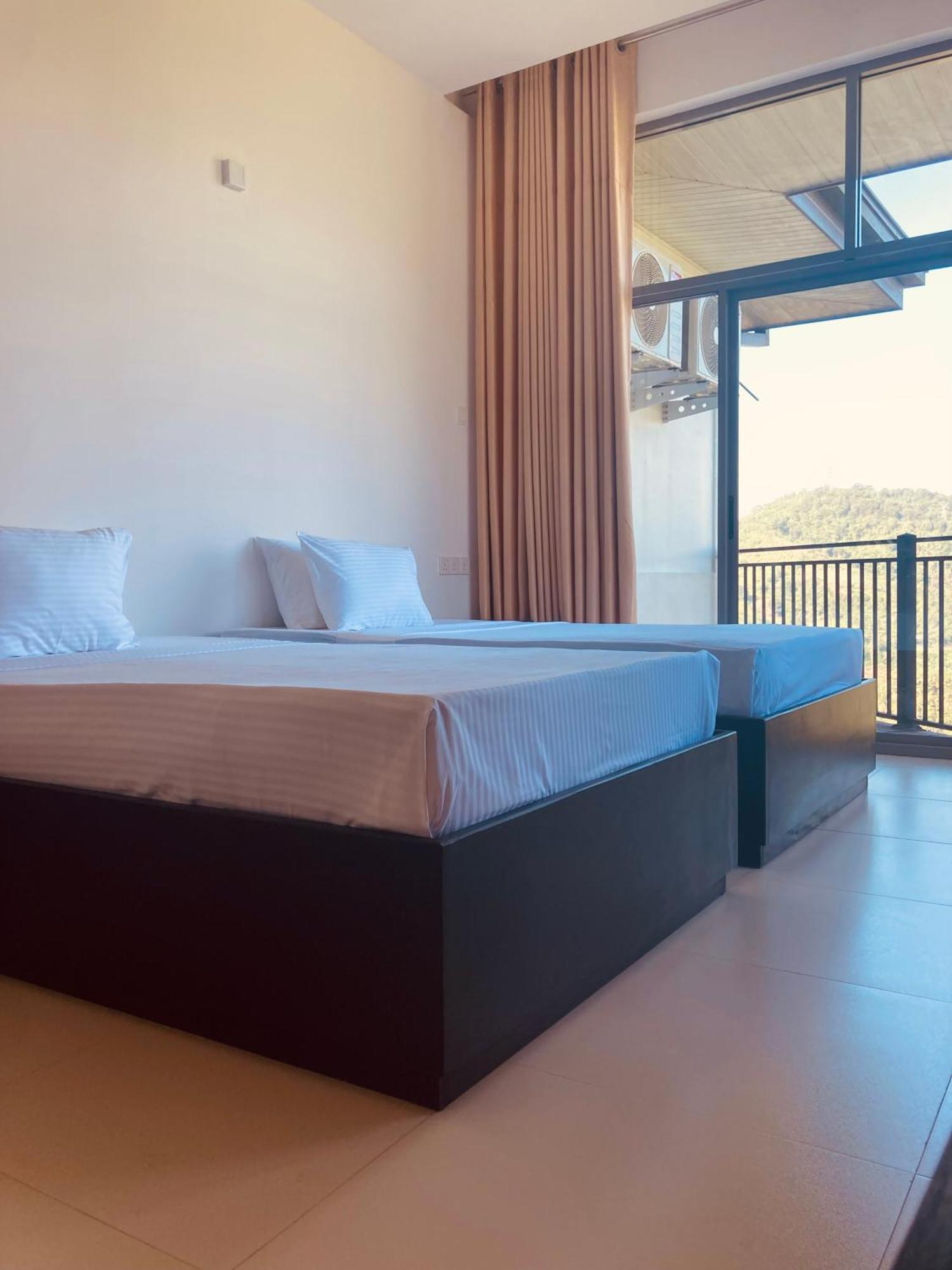 Riverbank Resort Гампола Екстериор снимка